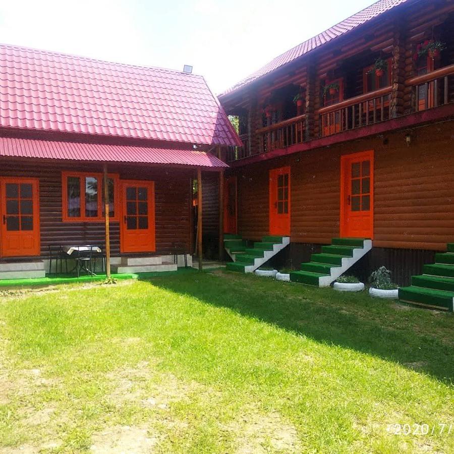 Fiesta Hotel Solotvyno Buitenkant foto